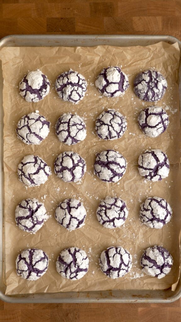 A full tray of cookies fresh out of the oven